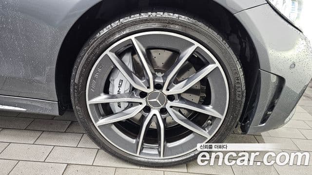 Mercedes-Benz C-Class 2019 — Photo 3/33