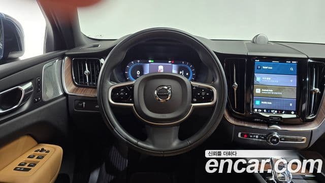 Volvo XC60 2021 — Şəkil 14/20
