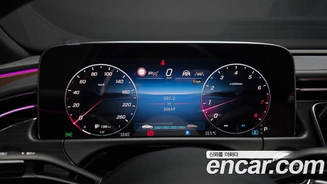 Mercedes-Benz E-Class 2024 — ფოტო 8/20