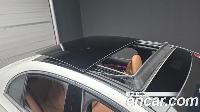 Mercedes-Benz E-Class 2024 — ფოტო 19/20