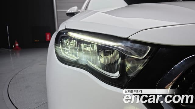 Mercedes-Benz E-Class 2024 — Photo 14/32