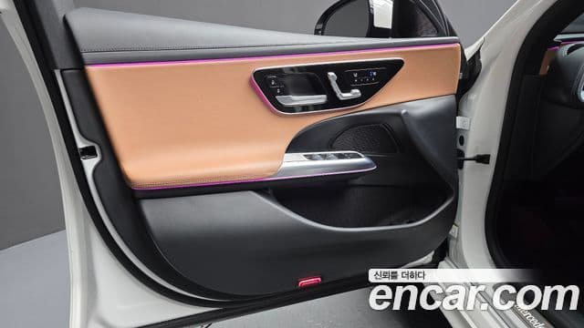 Mercedes-Benz E-Class 2024 — Photo 31/32