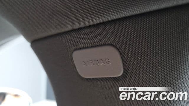 Mercedes-Benz E-Class 2024 — Photo 32/32