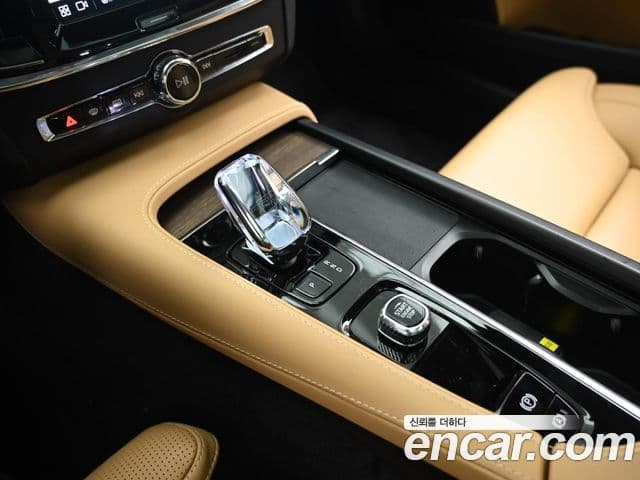 Volvo S90 2022 — Şəkil 18/19