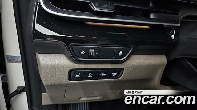 Kia Carnival 2025 — Şəkil 16/20