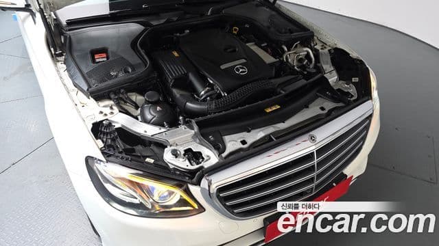 Mercedes-Benz E-Class 2018 — ფოტო 6/20