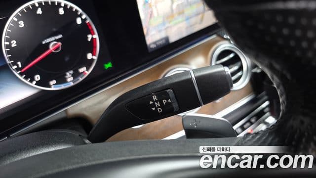 Mercedes-Benz E-Class 2018 — ფოტო 9/20