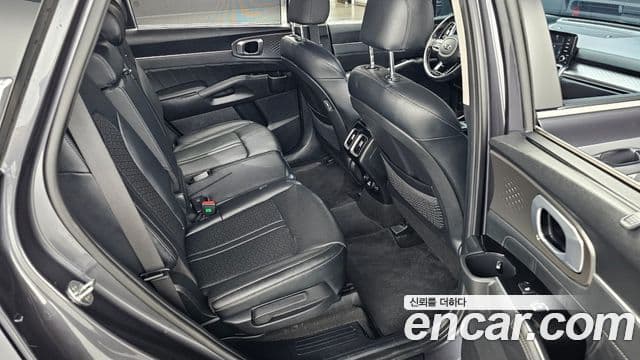 Kia Sorento 2021 — Фото 11/20