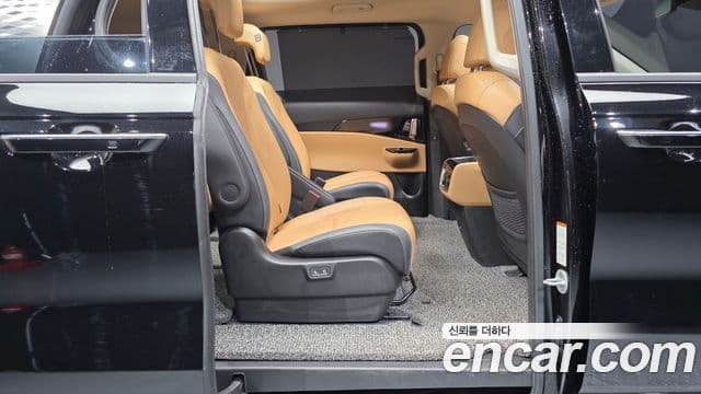 Kia Carnival 2023 — Фото 12/20