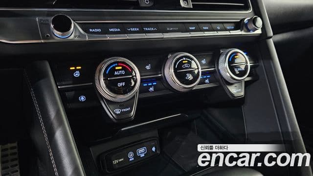 Genesis G70 2018 — ფოტო 17/20