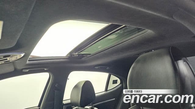 Genesis G70 2018 — ფოტო 19/20