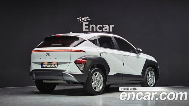 Hyundai Kona 2023 — ფოტო 2/20