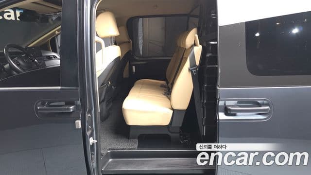 Hyundai Staria 2022 — Photo 4/32
