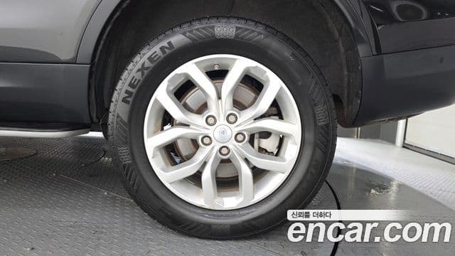 Land Rover Discovery 5 2019 — Photo 24/33