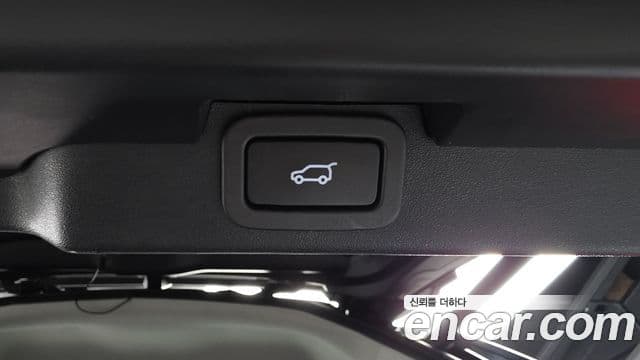 Land Rover Discovery 5 2019 — Photo 25/33