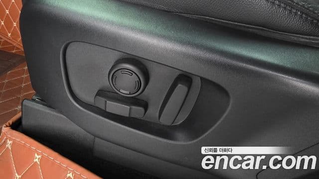 Land Rover Discovery 5 2019 — Photo 32/33