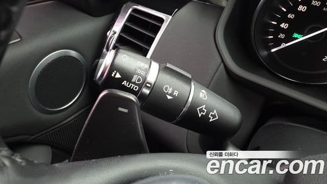 Land Rover Discovery 5 2019 — Photo 23/33