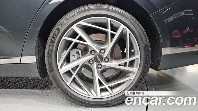 Genesis G90 2023 — Photo 10/32