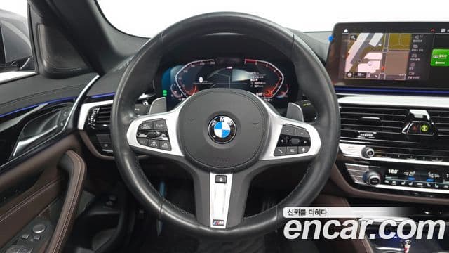 BMW 5 Series 2023 — Şəkil 13/20