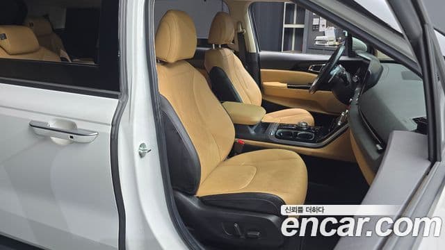 Kia Carnival 2021 — Фото 12/20