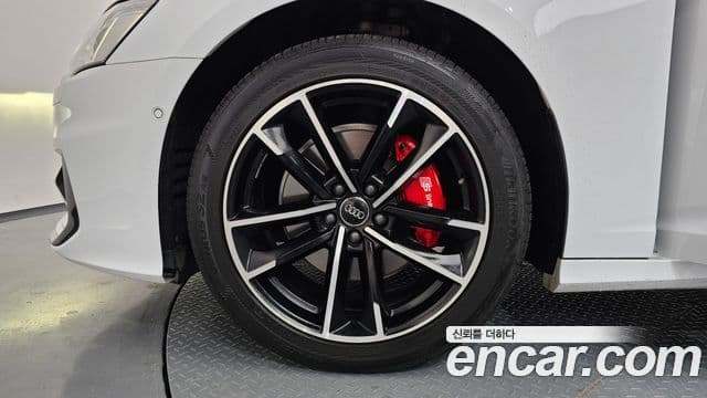 Audi A6 2020 — ფოტო 5/20