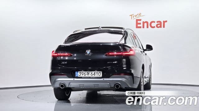 BMW X4 2021 — ფოტო 4/20