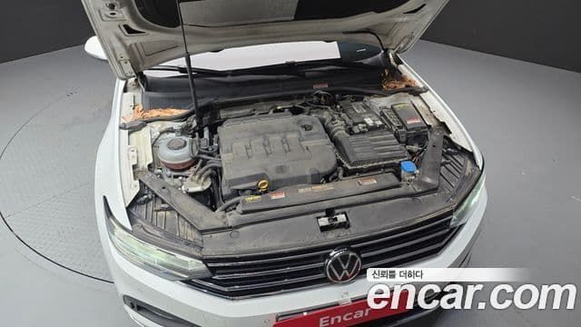 Volkswagen Passat GT 2021 — ფოტო 6/20