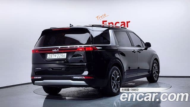 Kia Carnival 2023 — Фото 2/20