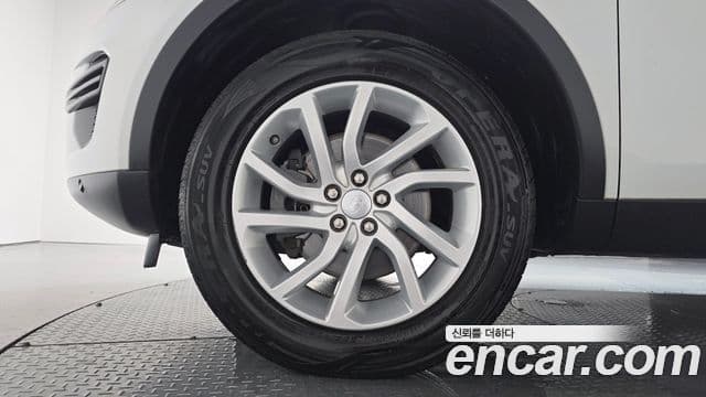 Land Rover Discovery Sport 2018 — фото 5 из 20