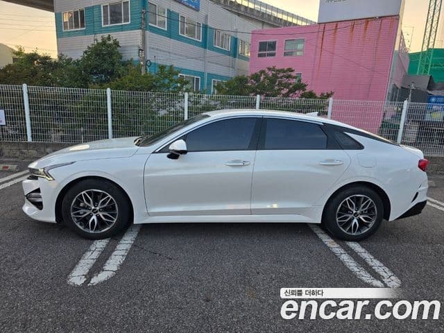 Kia K5 2023 — Şəkil 1/14