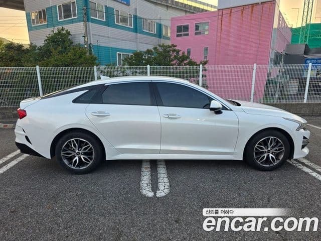 Kia K5 2023 — Şəkil 2/14