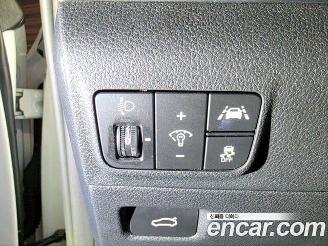 Kia K5 2023 — Şəkil 9/14