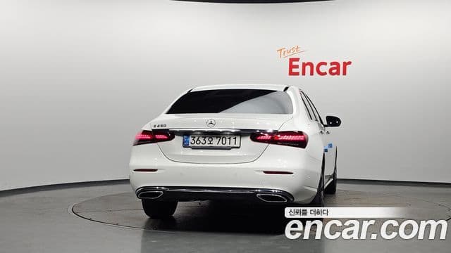Mercedes-Benz E-Class 2020 — ფოტო 4/20