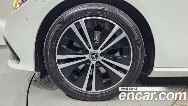 Mercedes-Benz E-Class 2020 — ფოტო 5/20