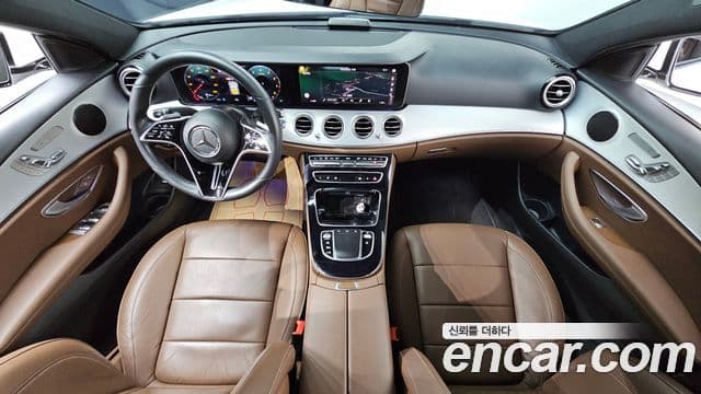 Mercedes-Benz E-Class 2020 — ფოტო 7/20