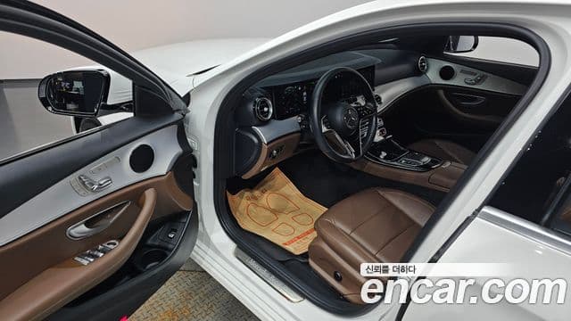 Mercedes-Benz E-Class 2020 — ფოტო 10/20