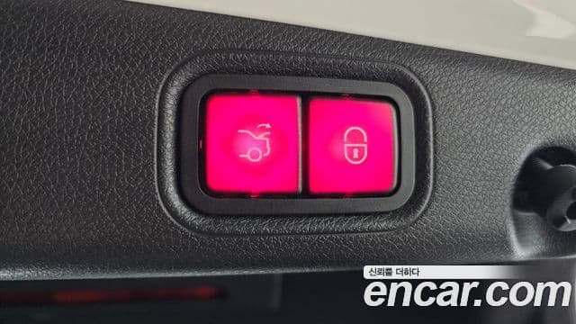 Mercedes-Benz E-Class 2020 — ფოტო 16/20