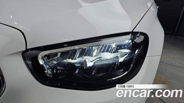 Mercedes-Benz E-Class 2020 — Photo 25/30