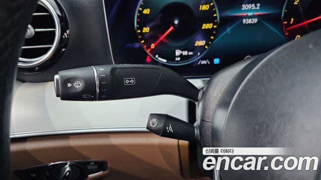Mercedes-Benz E-Class 2020 — Photo 4/30