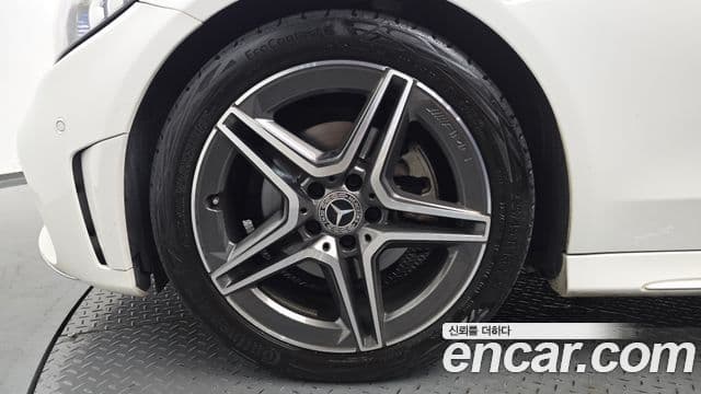 Mercedes-Benz C-Class 2021 — ფოტო 5/20
