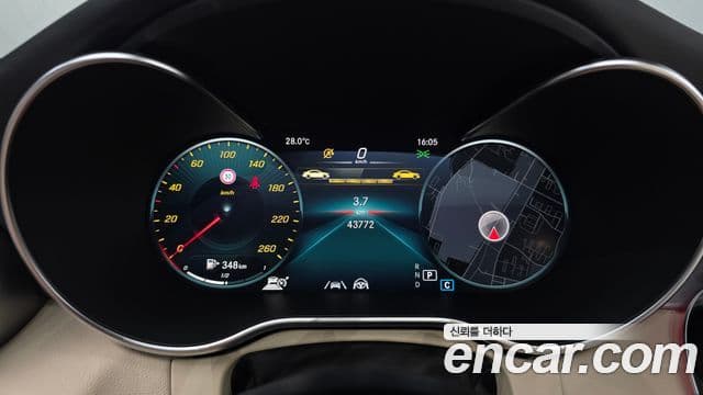 Mercedes-Benz C-Class 2021 — ფოტო 7/20