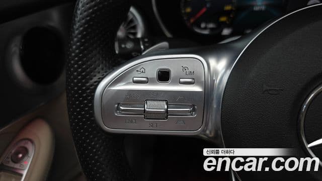 Mercedes-Benz C-Class 2021 — ფოტო 19/20