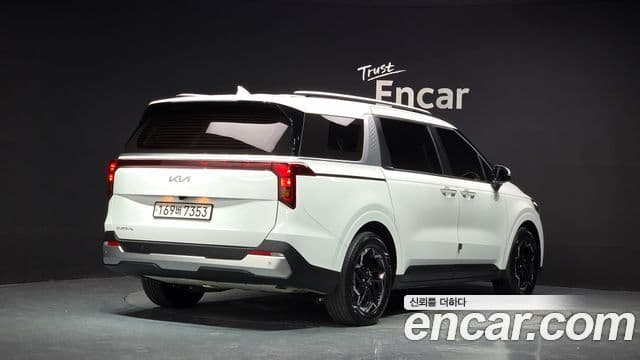 Kia Carnival 2024 — ფოტო 2/20