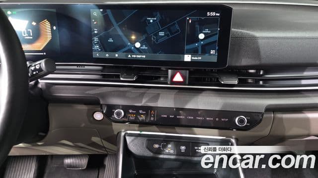 Kia Carnival 2024 — ფოტო 14/20
