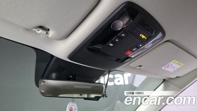 Kia Carnival 2024 — ფოტო 19/20