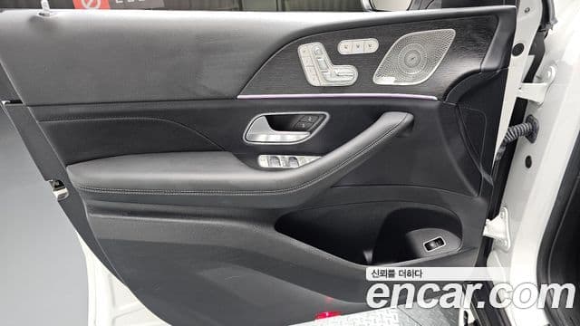 Mercedes-Benz GLE-Class 2024 — Photo 19/35