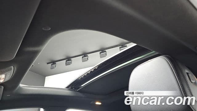 Mercedes-Benz GLE-Class 2024 — Photo 28/35