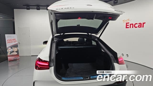 Mercedes-Benz GLE-Class 2024 — Photo 5/35