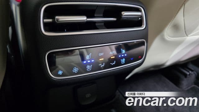 Genesis GV70 2024 — ფოტო 19/20
