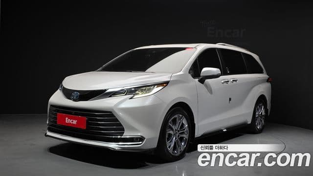 Toyota Sienna 2023 — Photo 13/20